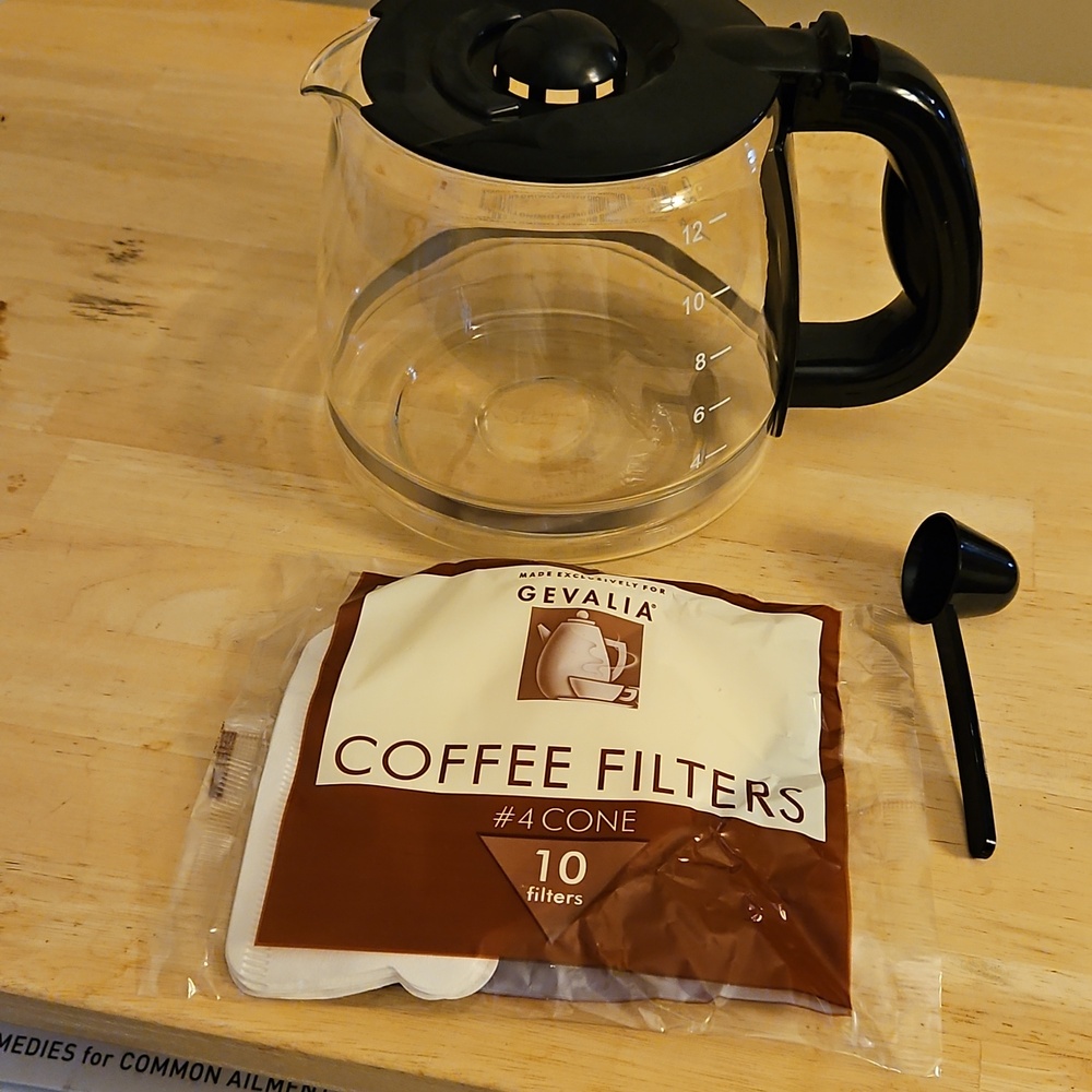 Gevalia Coffee Brewing Pot W/ Coffee Filters 4Pack and Scoop....NEW - Picture 4 of 5
